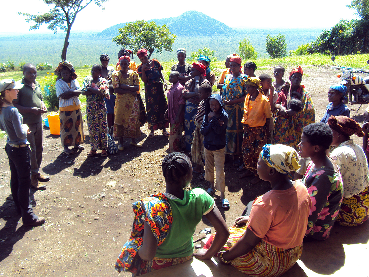 Community dialogue in Tongo
